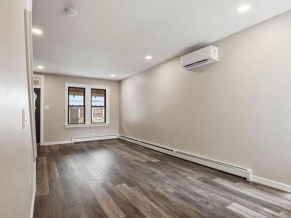 4th image of 834 Lake St