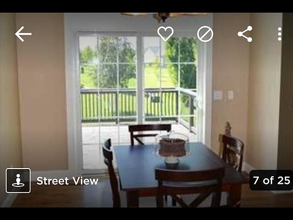 Huge Dining. Sliders to spaciousdeck