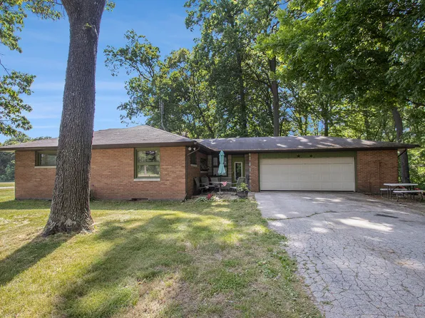 68976 6th St, Edwardsburg, MI 49112
