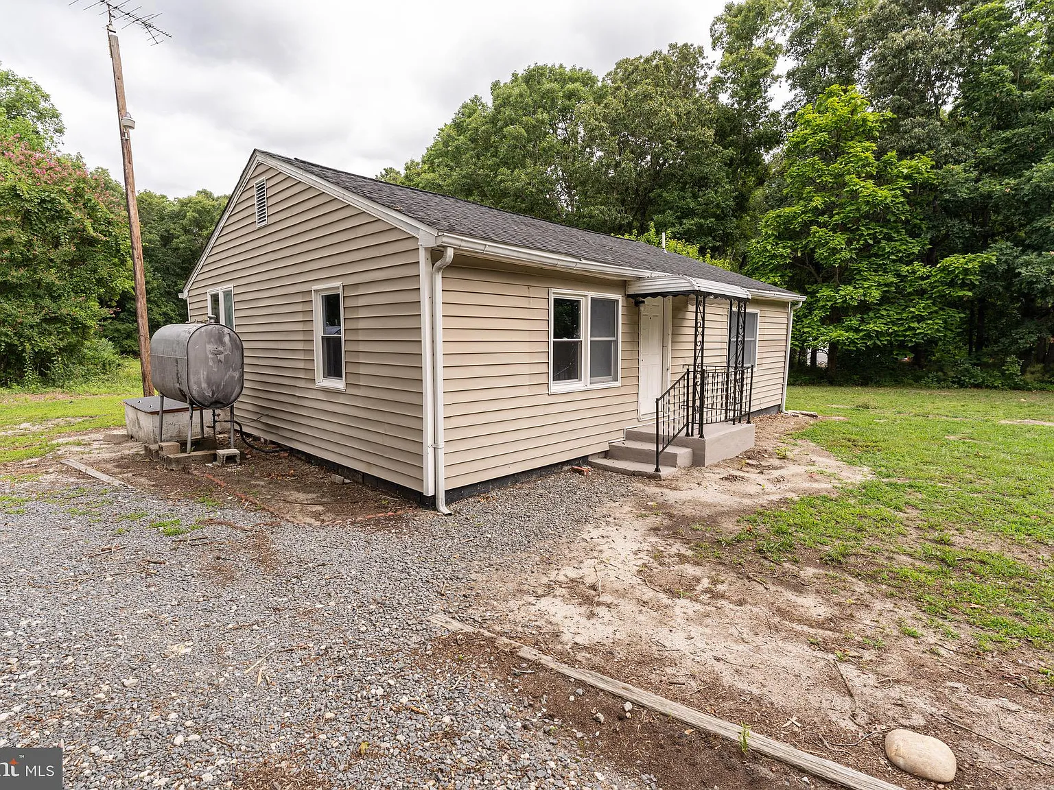 2 bed, 884 sqft, $1,495 — Photo 3