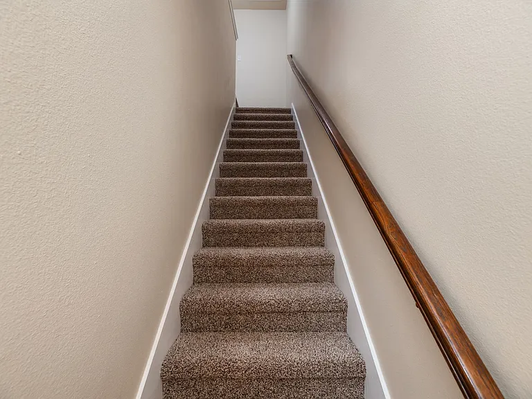 382 Armstrong Ln — Photo 13