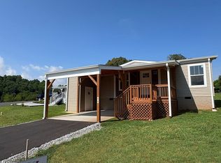 44 E Emerald Ave, Franklin, NC 28734