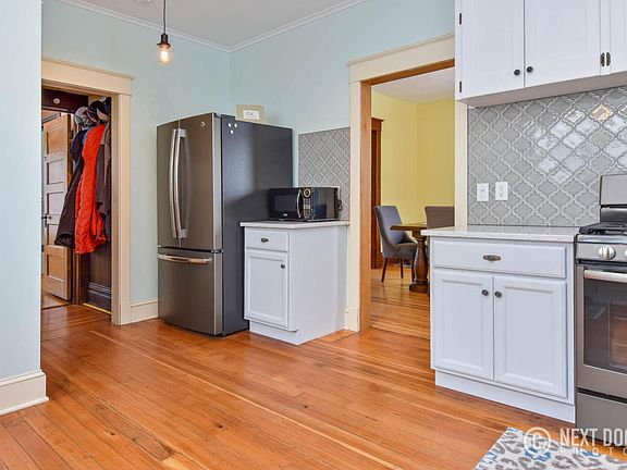 3rd image of 148 E 21st St