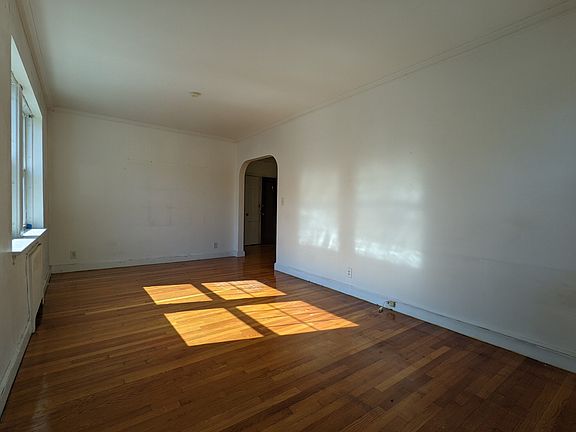 5th image of 24 Fairbanks St APT 4