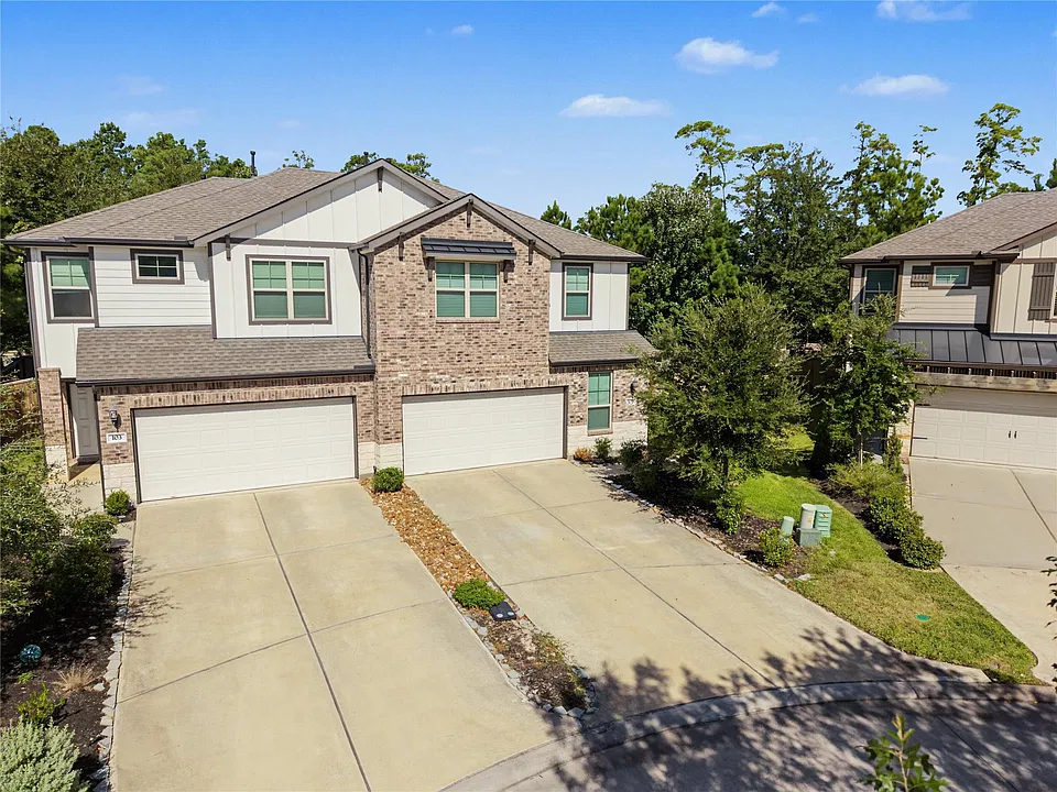 107 Silver Sky Ct