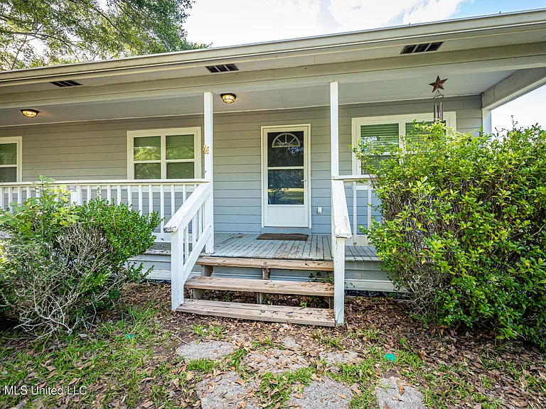 20608 Scarborough Rd — Photo 45