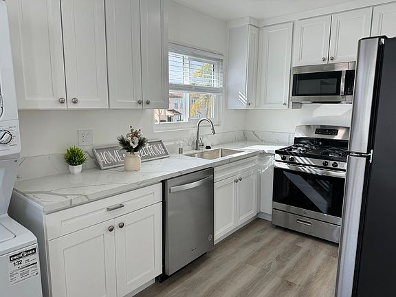 3rd image of 8650 Hurlbut St #8654