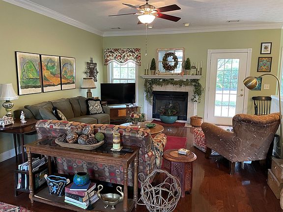 5th image of 655 Belmonte Dr