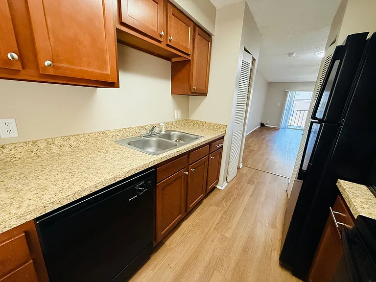 7525 Pitch Pine Cir #D — Photo 9