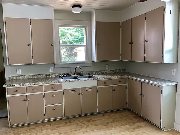 341 N K St — Photo 4