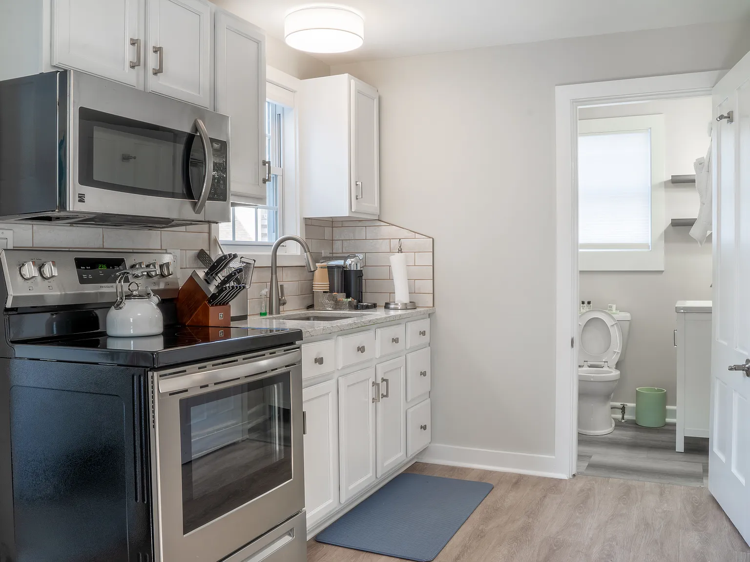 2 bed, 447 sqft, $2,444 — Photo 3