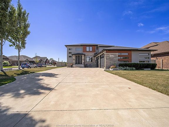 2nd image of 1140 Regency Cres