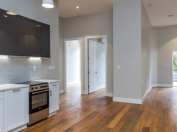 228 Kingsland Avenue image 1 of 10