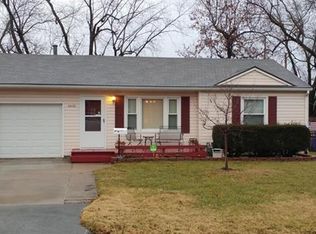 2422 NE Pursell Rd, Kansas City, MO 64118