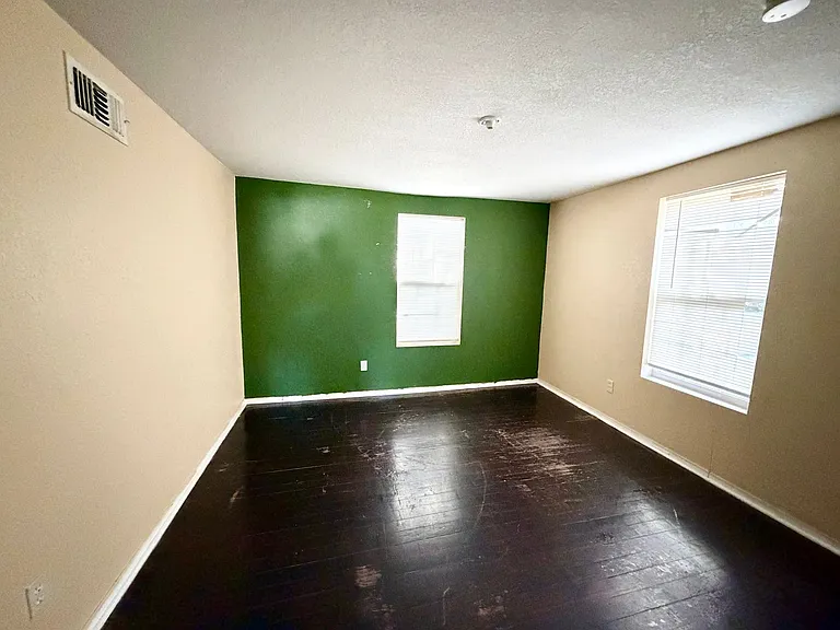 613 Garland Ave — Photo 2