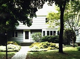 359 Fairland Dr, Fairfield, CT 06432