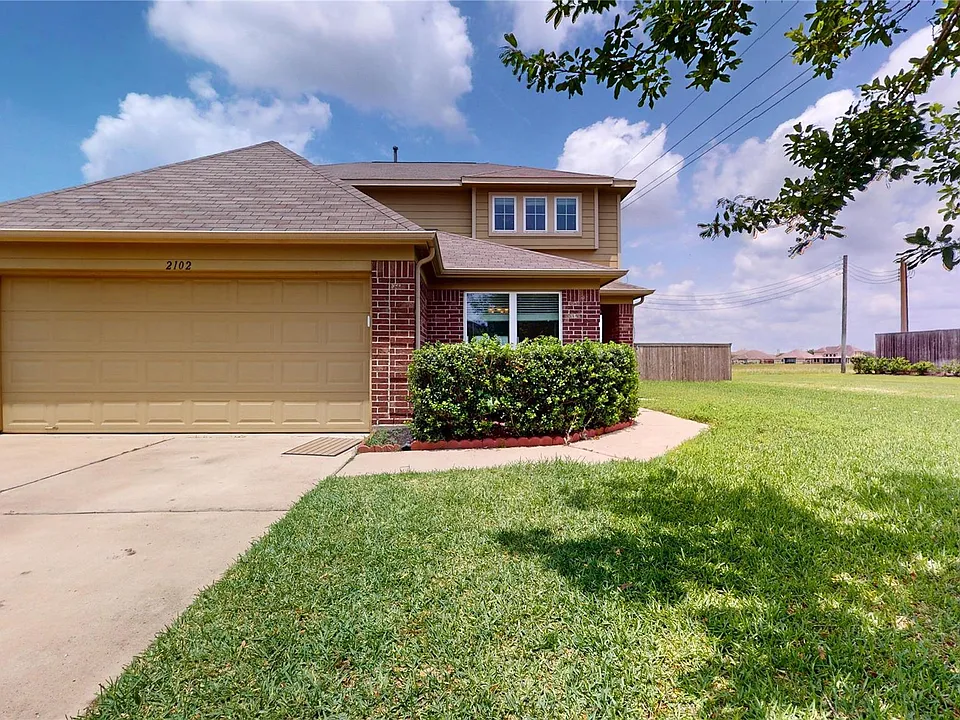 2102 Red Cedar Trl