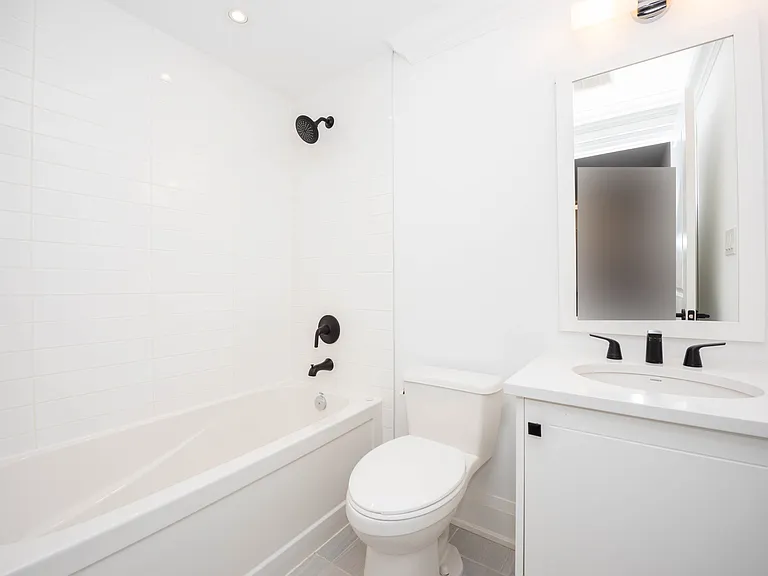 80 Thomas St #M-74 — Photo 16