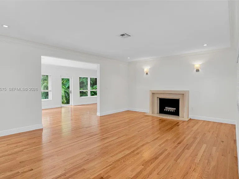 1100 S Alhambra Cir — Photo 5