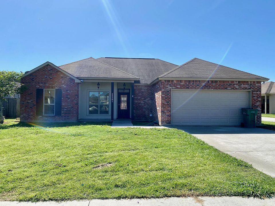 1st image of 28301 Lake Lery Dr