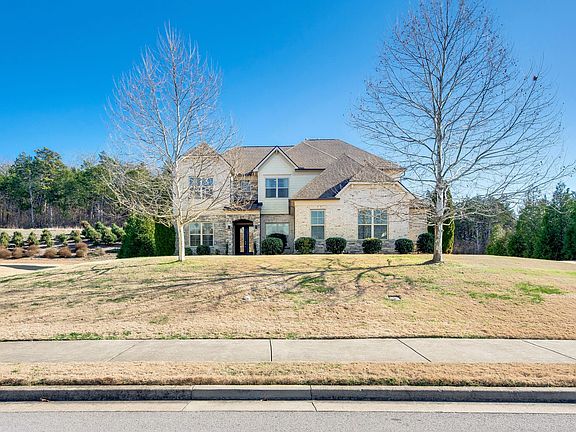 3rd image of 736 Green Hill Blvd