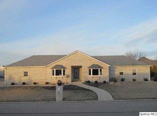 2621 N 16th St, Quincy, IL 62305