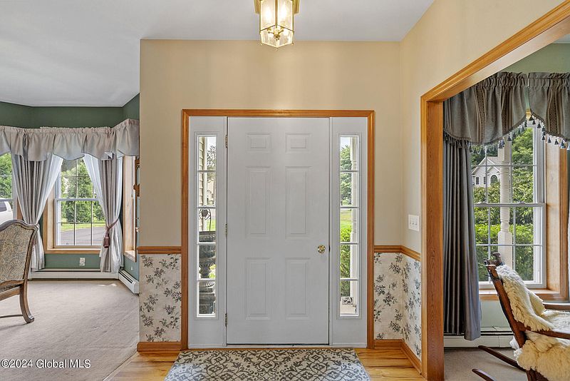 3rd image of 7 Maureen Court