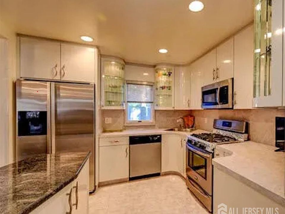 2nd image of 4806 Hana Rd