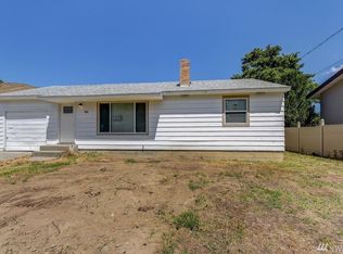 1904 Wellington Pl, Wenatchee, WA 98801