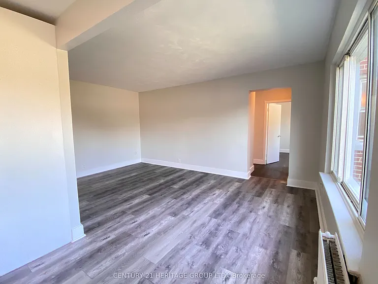 174 Grove St E #3 — Photo 8