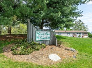 820 E Hoffman St, Three Rivers, MI 49093