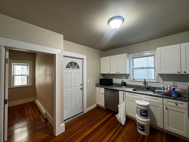 91 Frederick Ave #1 — Photo 2