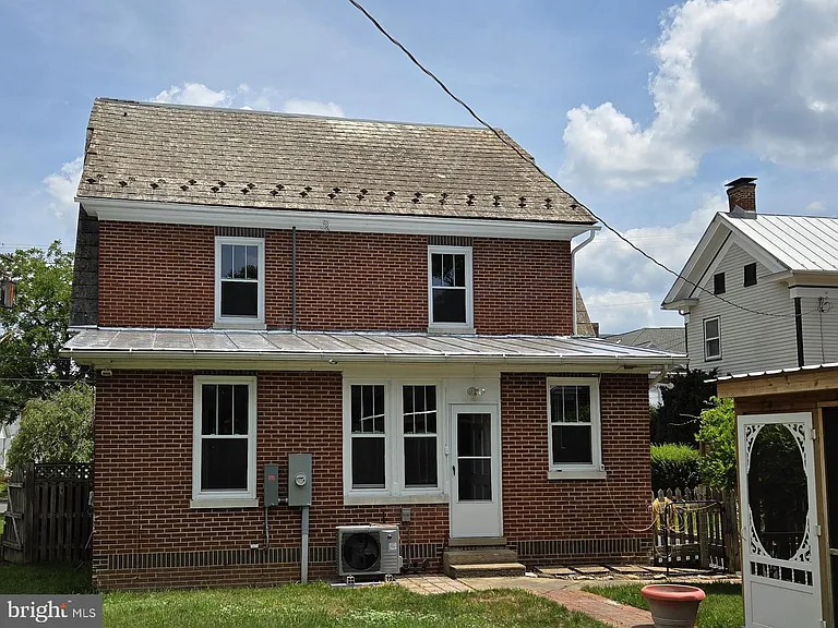240 S Holliday St — Photo 9