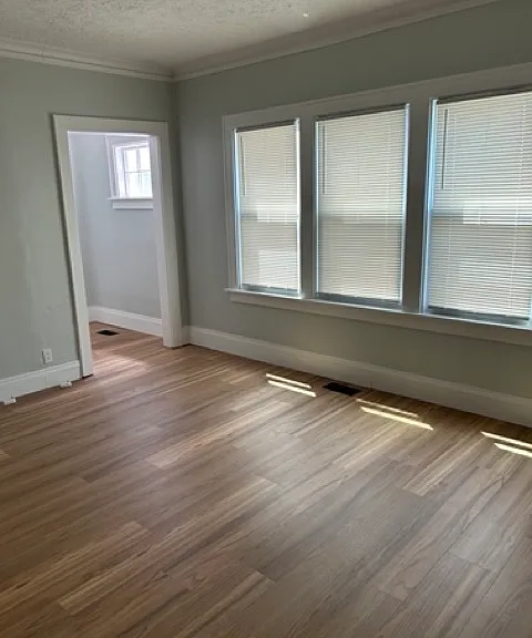 1084 Norton St — Photo 2