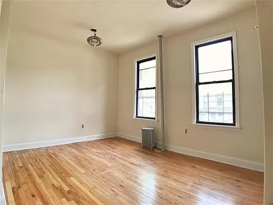 Rented by Century 21 Metropolitan | media 28