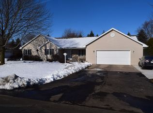 W5846 Hearthstone Dr, APPLETON, WI 54915