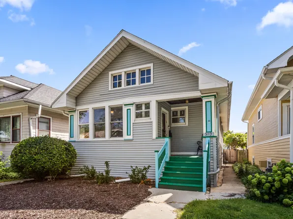 910 N Humphrey Ave, Oak Park, IL 60302
