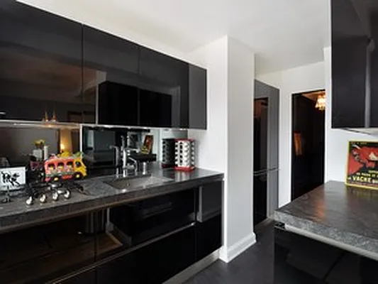 Sold by Corcoran | media 21