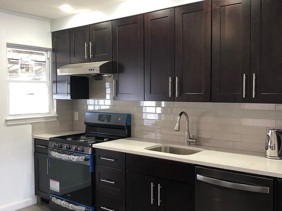 1st image of 3004 Utopia Pkwy