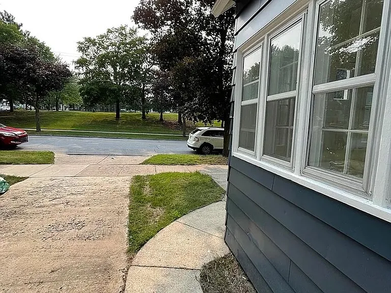 708 Coit Ave NE — Photo 21