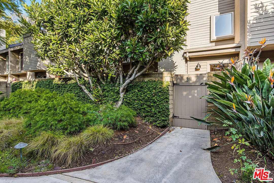 2 bed, 2.5 bath, 1504 sqft, $6,400 — Photo 2