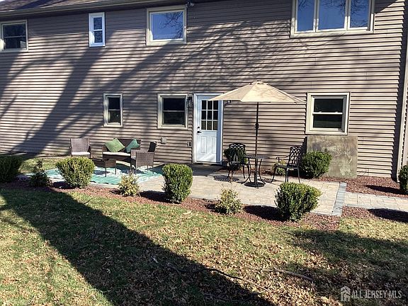 2nd image of 17 Wellington Rd