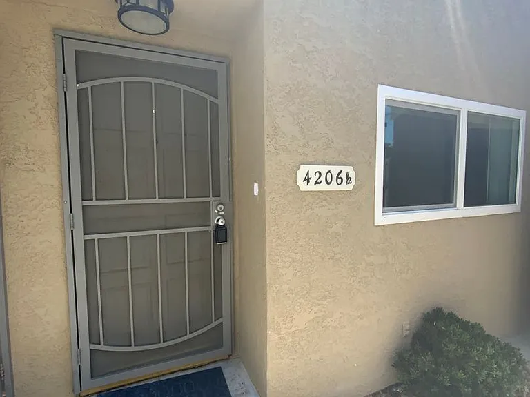 4204 4206 1/2 Manhattan Beach Blvd — Photo 2