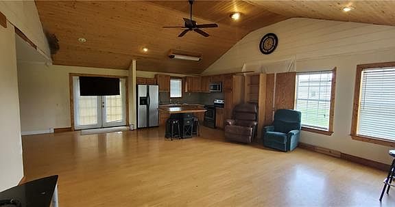 4th image of 4916 Carlyss Dr