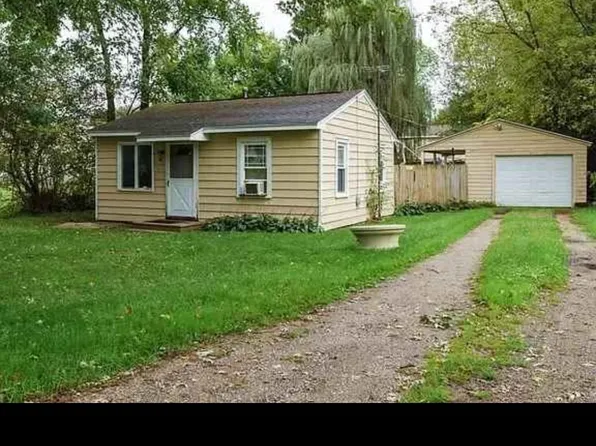 461 Daniel St, Kalamazoo, MI 49048