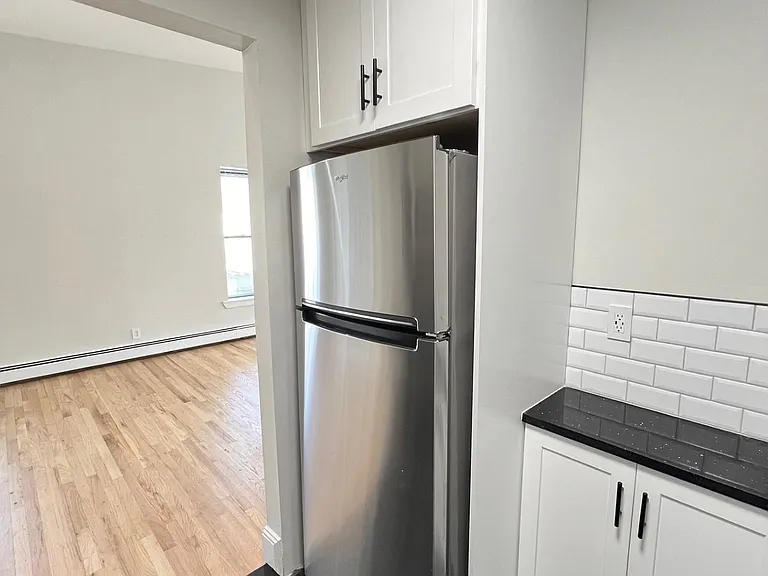 48 Bright St #4 — Photo 14