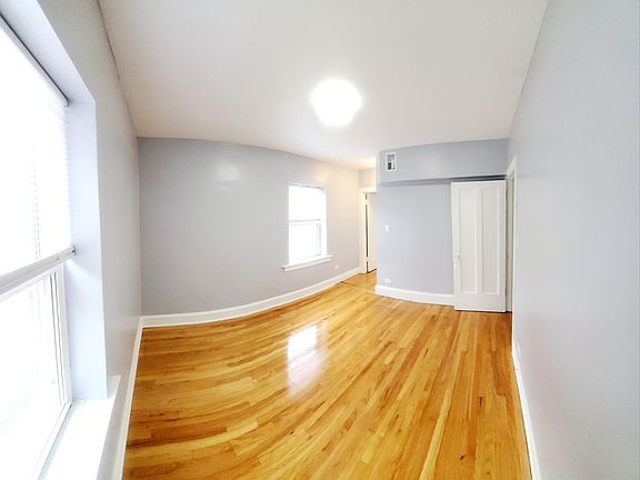 3rd image of 4023 S Francisco Ave APT 1