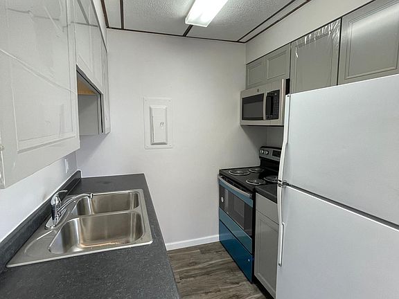2nd image of 2016 Longyear Ave APT 1