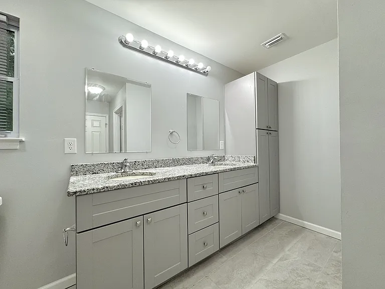 704 E Chestnut Ave — Photo 24