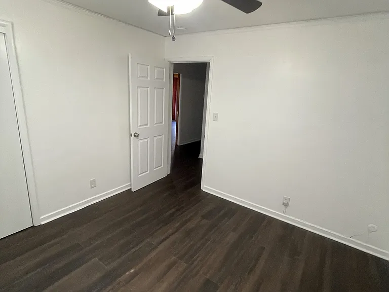 3613 Royal Crest Dr — Photo 5